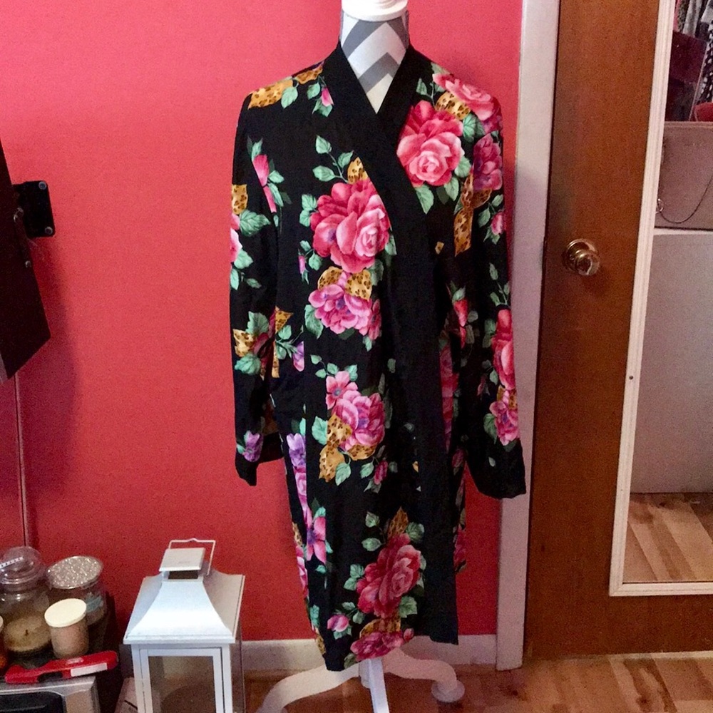 Ivy & Annabelle Floral Print Robe Size Women’s XL